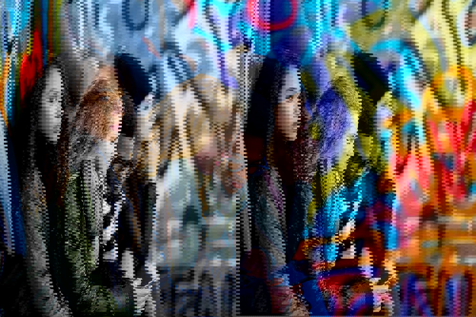 4 teens hanging out